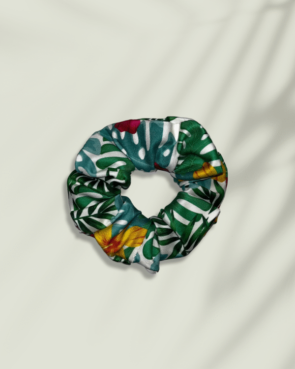 scrunchie-verde-tropical2 Scrunchie Verde Tropical - Gomita de Pelo